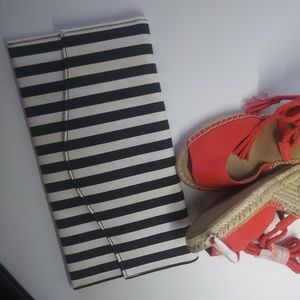 Violet Clover Hand purse